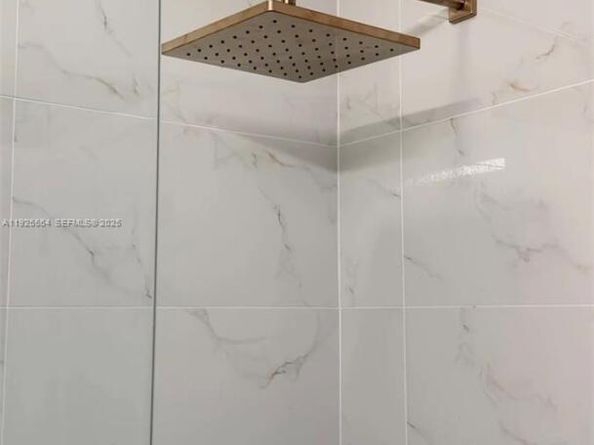 16385 Biscayne Blvd, North Miami Beach FL 33160