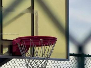 16385 Biscayne Blvd, North Miami Beach FL 33160