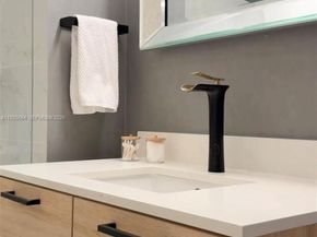 16385 Biscayne Blvd, North Miami Beach FL 33160