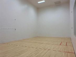 16385 Biscayne Blvd, North Miami Beach FL 33160