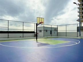 16385 Biscayne Blvd, North Miami Beach FL 33160