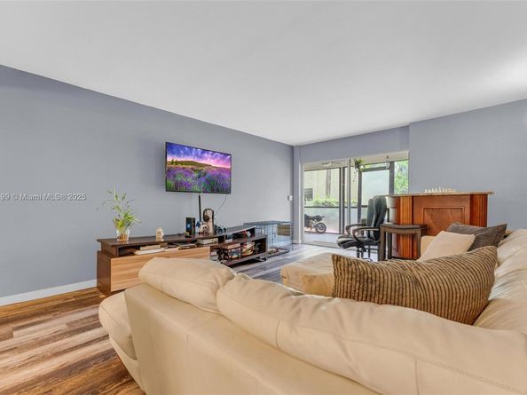 23380 Carolwood Ln 101, Boca Raton FL 33428