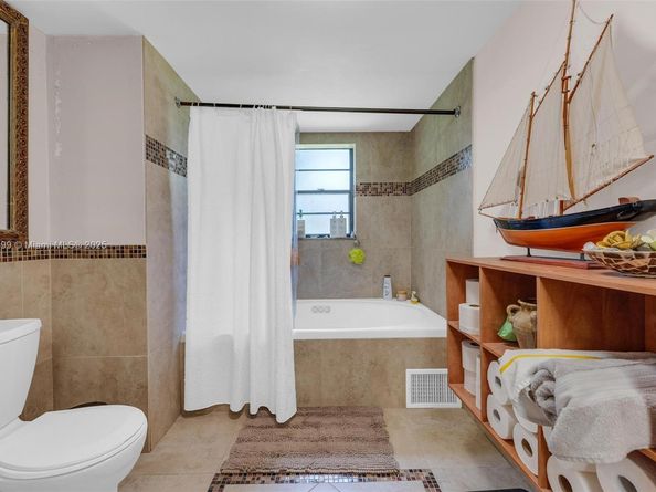23380 Carolwood Ln 101, Boca Raton FL 33428