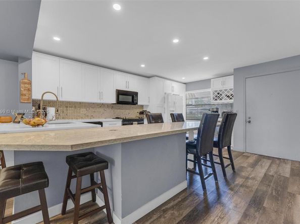 23380 Carolwood Ln 101, Boca Raton FL 33428