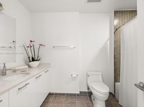3449 NE 1 Ave L61, Miami FL 33137