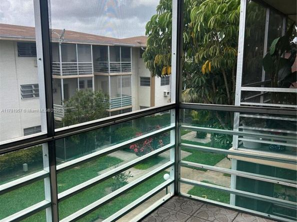 1355 NE 167th St 307, Miami FL 33162