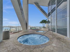 888 Biscayne Blvd 2701, Miami FL 33132