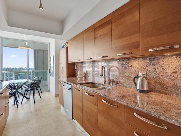 21205 Yacht Club Dr 3103, Aventura FL 33180