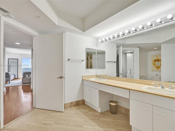 21205 Yacht Club Dr 3103, Aventura FL 33180