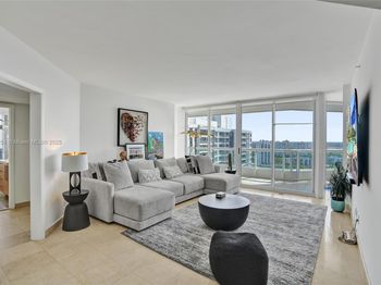 21205 Yacht Club Dr