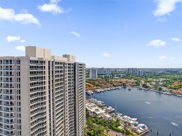 21205 Yacht Club Dr 3103, Aventura FL 33180