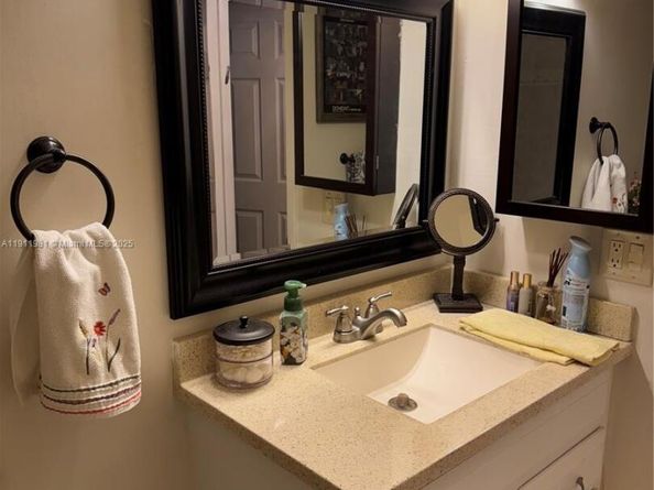 9781 Sunrise Lakes Blvd 202, Sunrise FL 33322