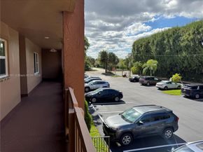 9781 Sunrise Lakes Blvd 202, Sunrise FL 33322