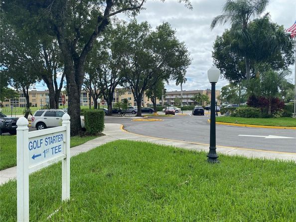 9781 Sunrise Lakes Blvd 202, Sunrise FL 33322