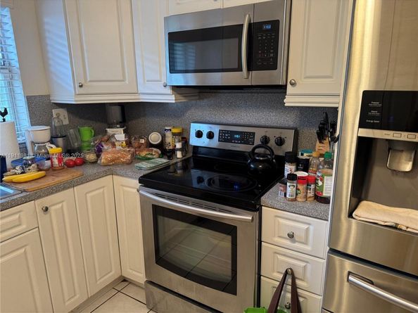 9781 Sunrise Lakes Blvd 202, Sunrise FL 33322