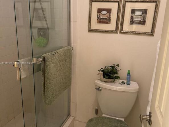 9781 Sunrise Lakes Blvd 202, Sunrise FL 33322