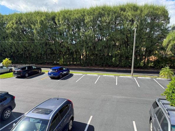 9781 Sunrise Lakes Blvd 202, Sunrise FL 33322