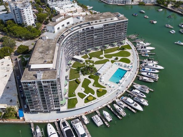 900 Bay Dr 914, Miami Beach FL 33141