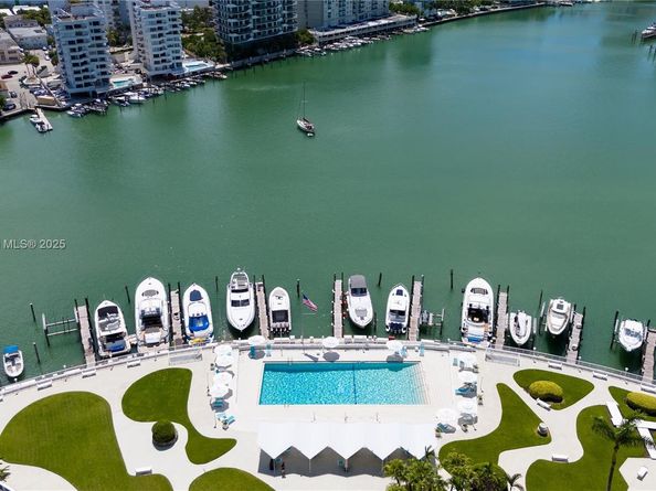 900 Bay Dr 914, Miami Beach FL 33141