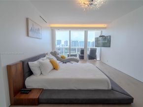 900 Bay Dr 914, Miami Beach FL 33141