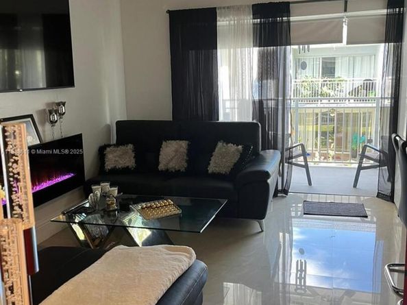 9375 Fontainebleau Blvd L219, Miami FL 33172