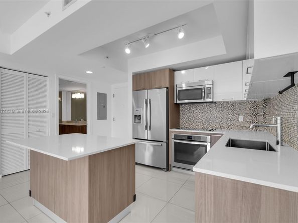 5252 NW 85th Ave 1505, Doral FL 33166
