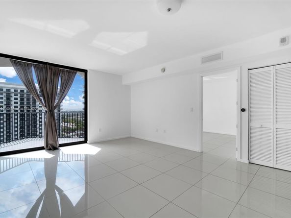 5252 NW 85th Ave 1505, Doral FL 33166