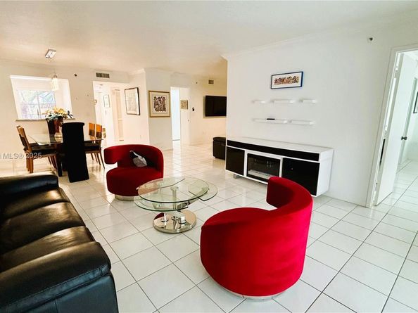 6080 Huntwick Ter 305, Delray Beach FL 33484