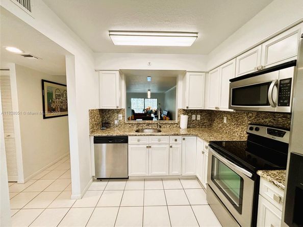 6080 Huntwick Ter 305, Delray Beach FL 33484