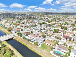 756 W 53rd St, Hialeah FL 33012