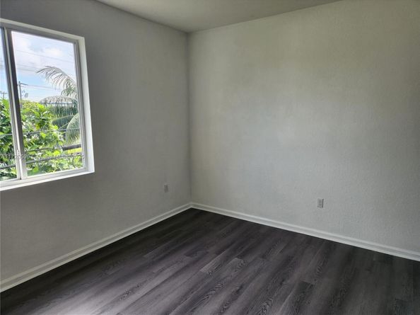 2944 NW 180th St, Miami Gardens FL 33056