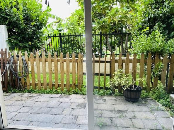 2944 NW 180th St, Miami Gardens FL 33056