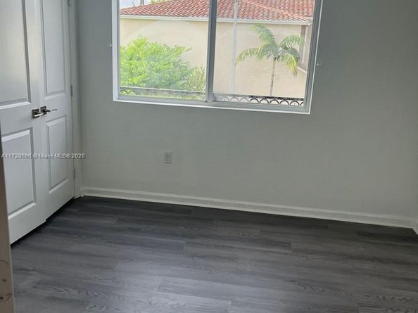 2944 NW 180th St, Miami Gardens FL 33056
