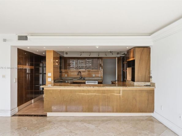 3 Grove Isle Dr C605, Miami FL 33133