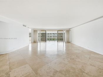 3 Grove Isle Dr
