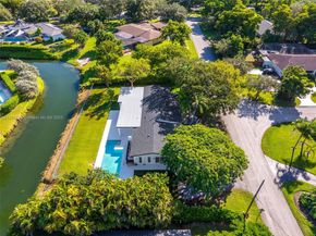 6951 SW 134th St, Pinecrest FL 33156