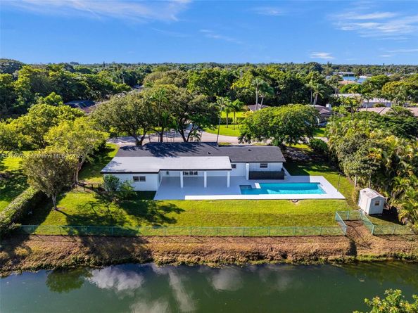 6951 SW 134th St, Pinecrest FL 33156