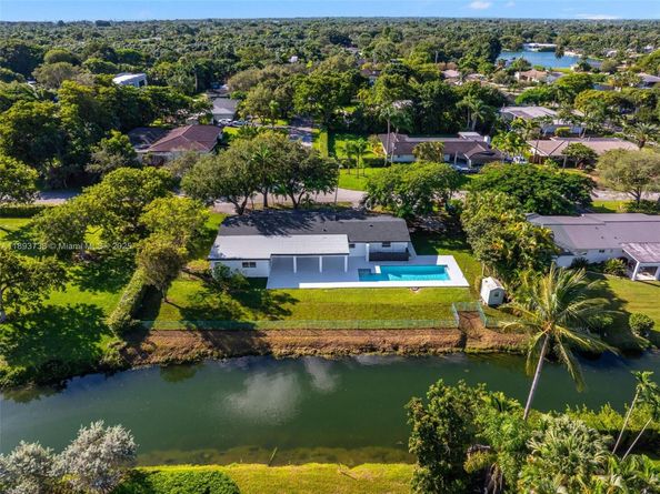 6951 SW 134th St, Pinecrest FL 33156
