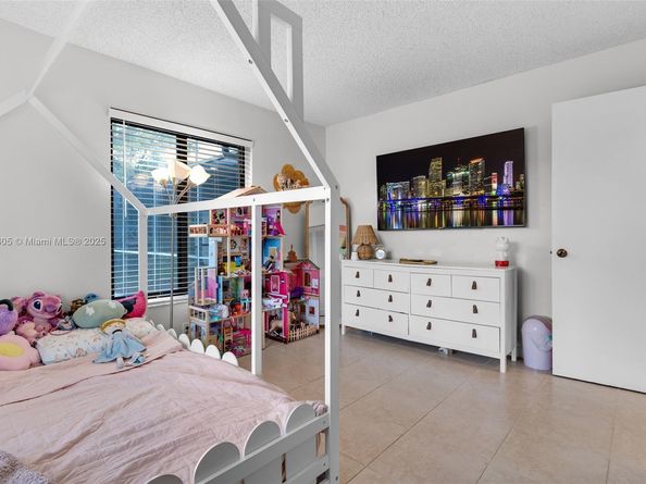 407 NW 18th St, Homestead FL 33030