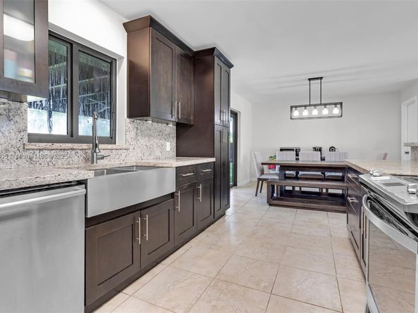 407 NW 18th St, Homestead FL 33030