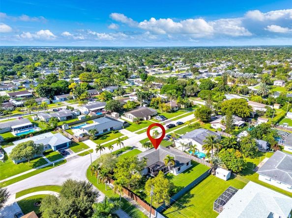 407 NW 18th St, Homestead FL 33030