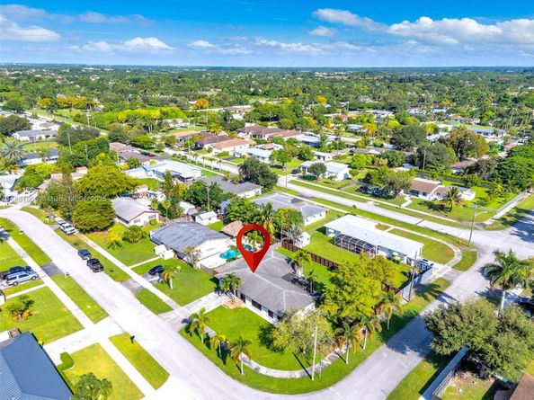 407 NW 18th St, Homestead FL 33030