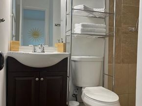 6900 SW 3rd St, Pembroke Pines FL 33023