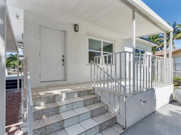 1169 NW 114th St, Miami FL 33168