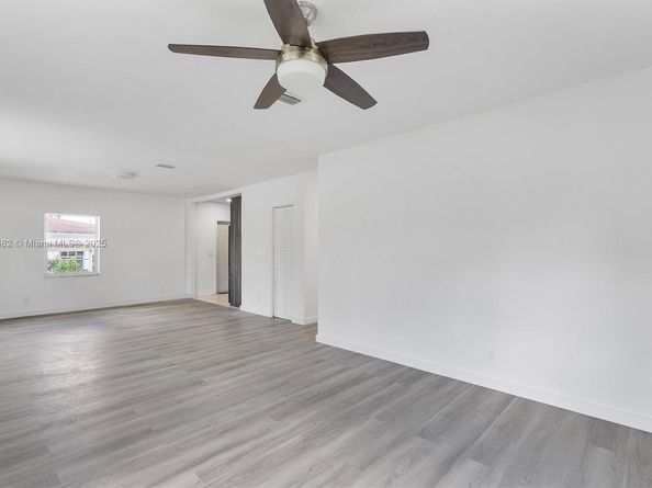 1169 NW 114th St, Miami FL 33168