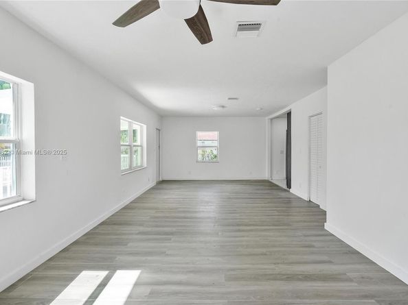 1169 NW 114th St, Miami FL 33168