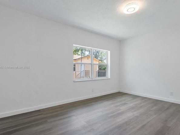 1169 NW 114th St, Miami FL 33168