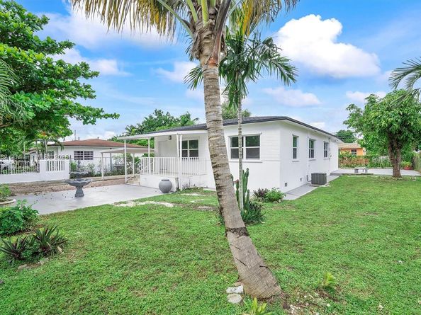 1169 NW 114th St, Miami FL 33168