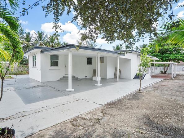 1169 NW 114th St, Miami FL 33168