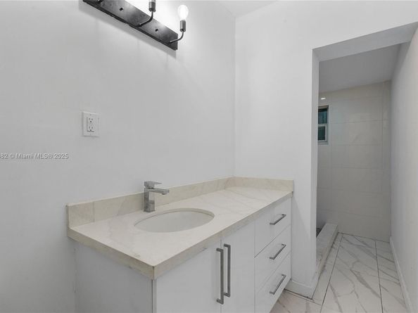 1169 NW 114th St, Miami FL 33168